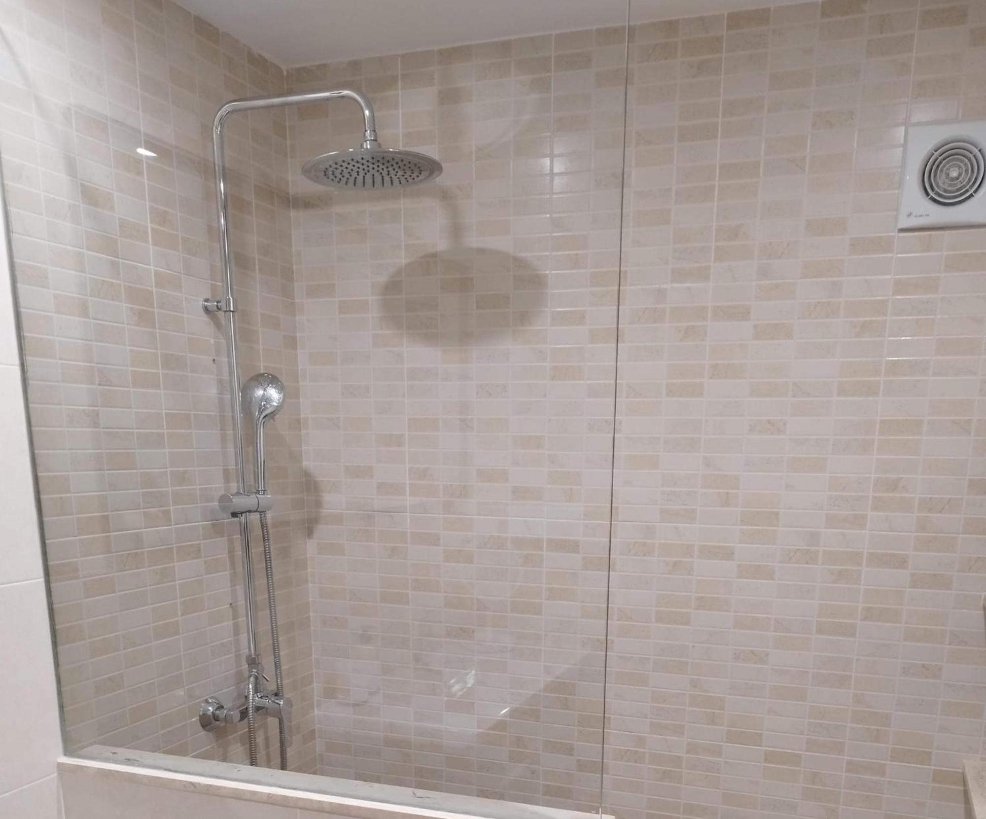 APARTMENT BIG PRIVAT TERRACE CALAFELL BEACH FREE Parking Bagian luar foto